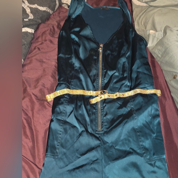 Guess - Picture 6 of 8